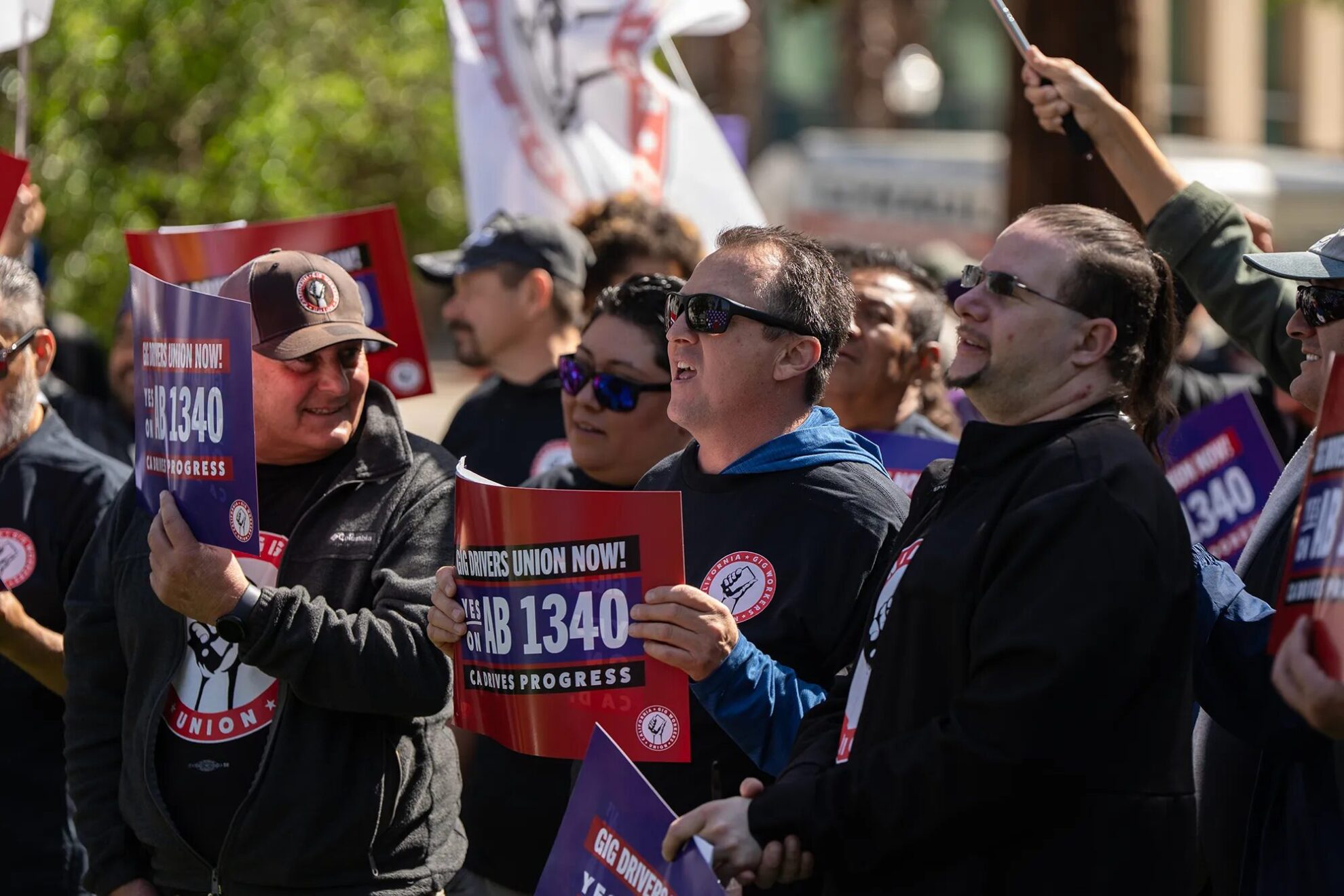 Uber, Lyft drivers could unionize under new proposal